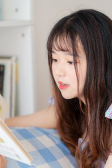 在野外被男人躁了一夜视频
